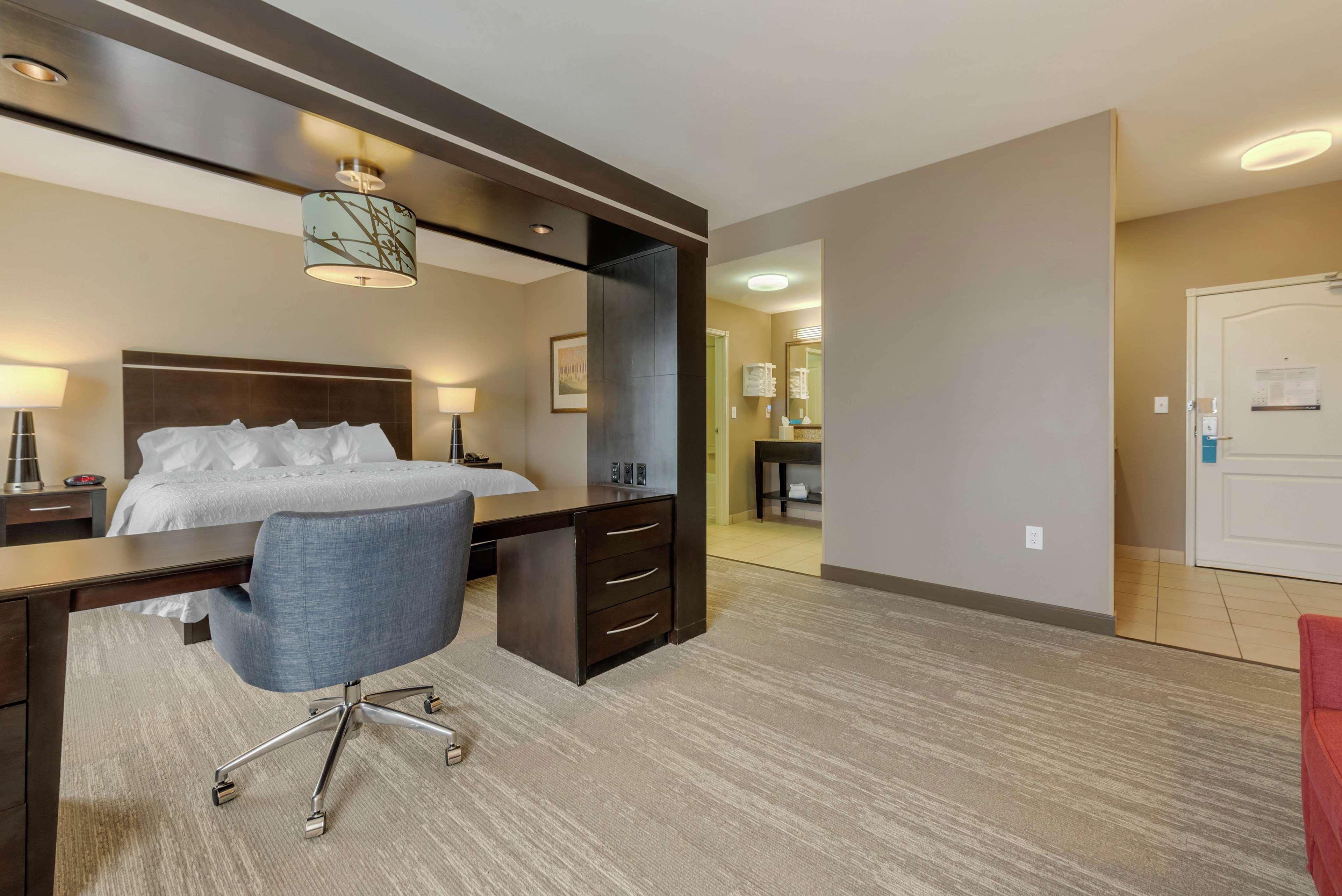 Hampton Inn Аламоса Екстериор снимка