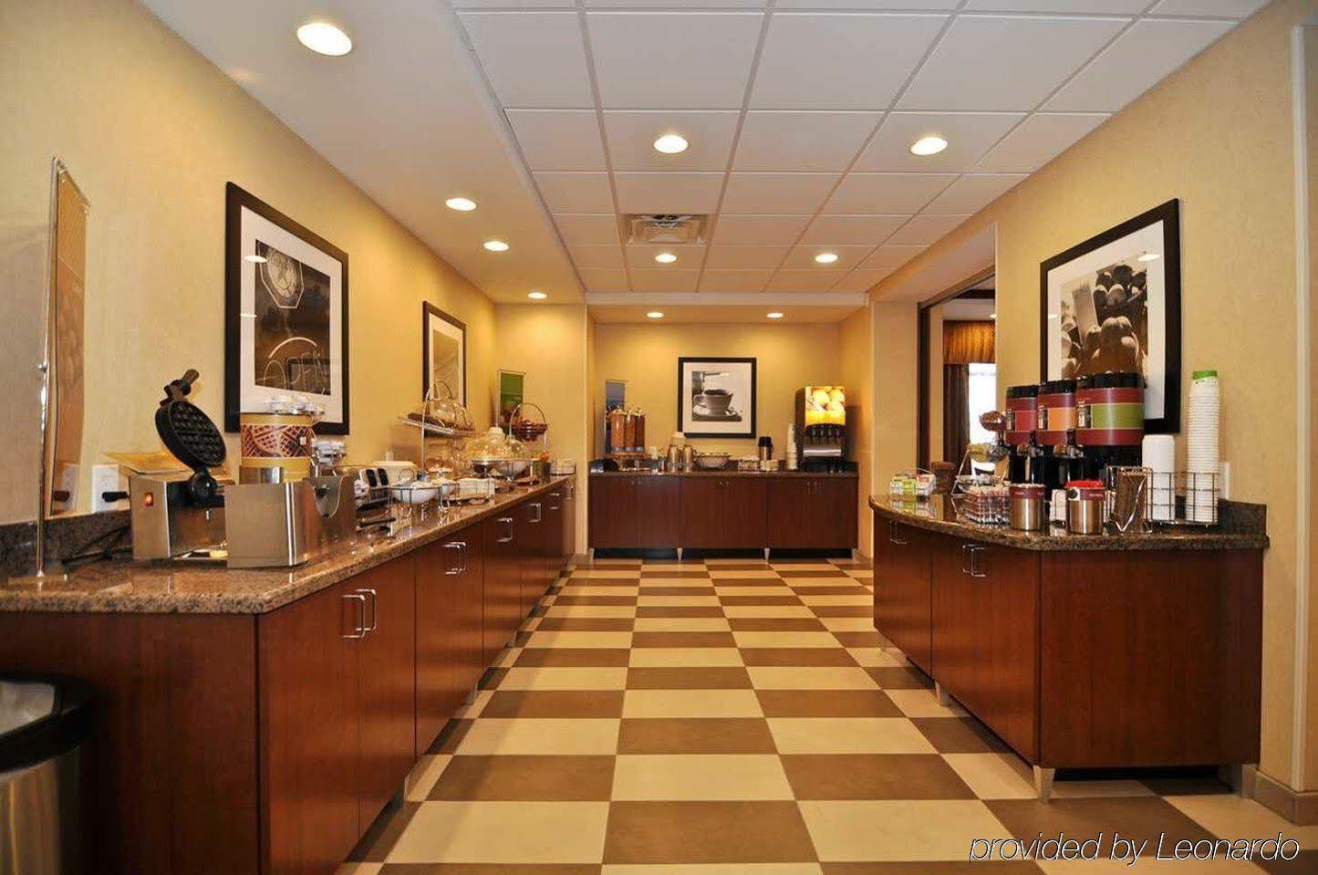 Hampton Inn Аламоса Екстериор снимка