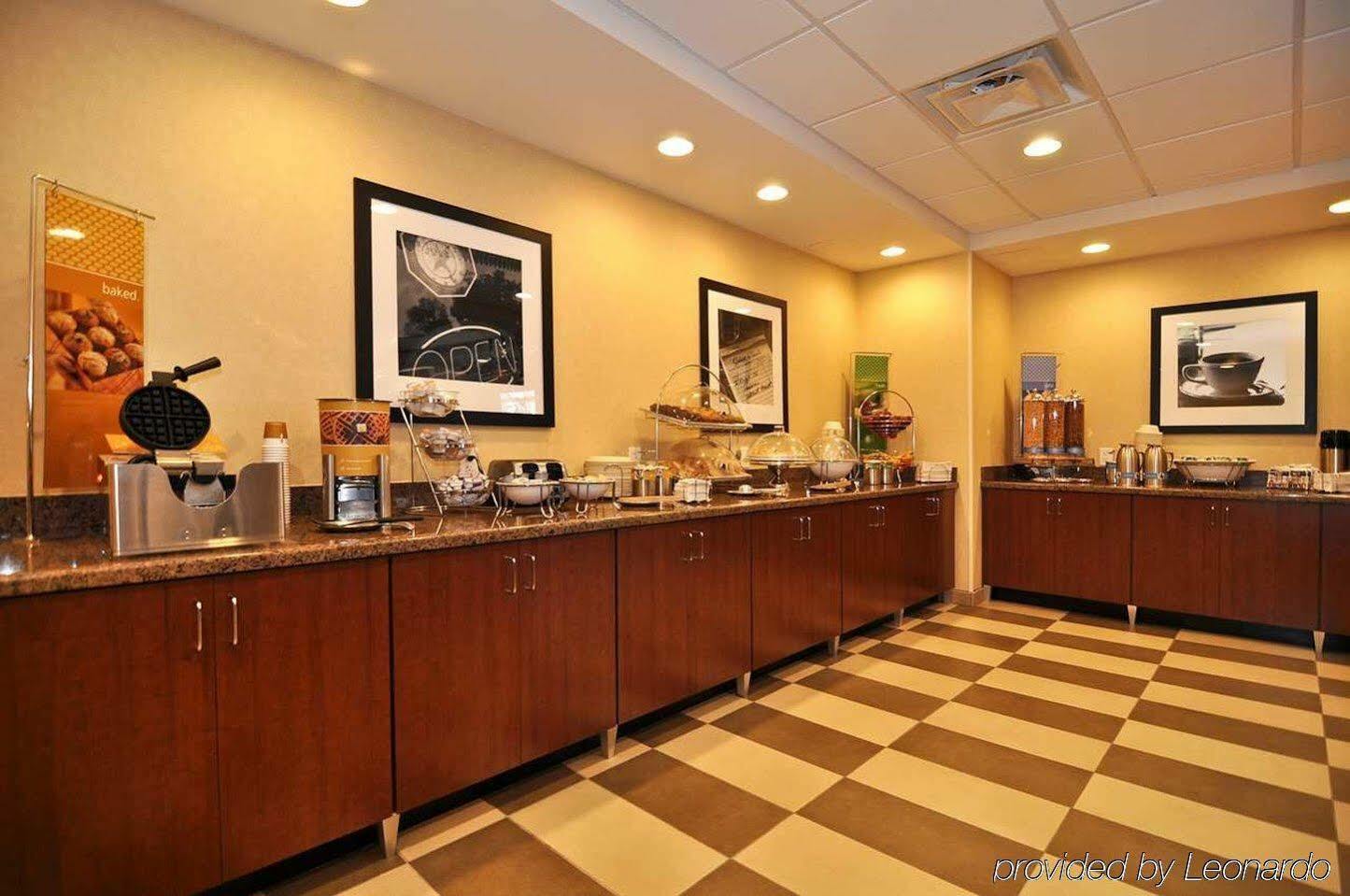Hampton Inn Аламоса Екстериор снимка